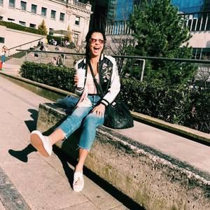 Meet your Posher, Desiree